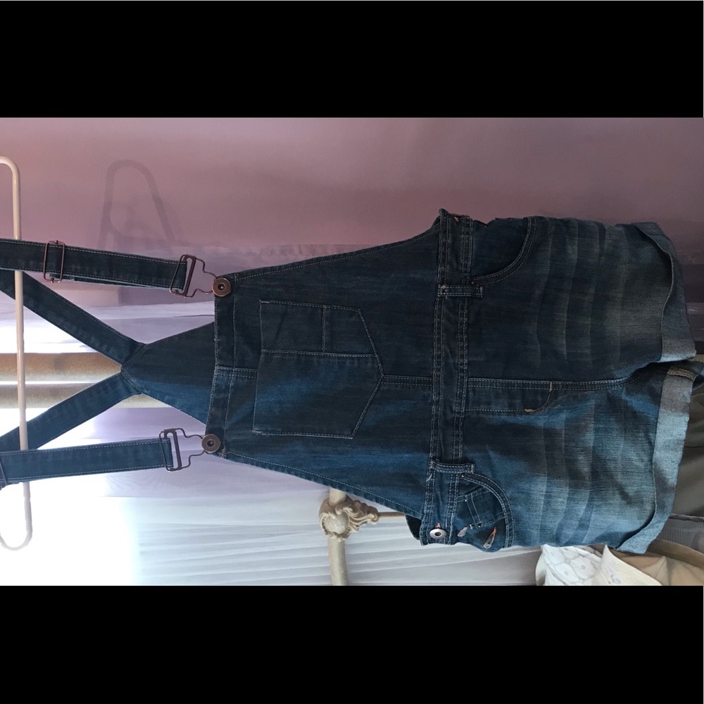 Overall shorts